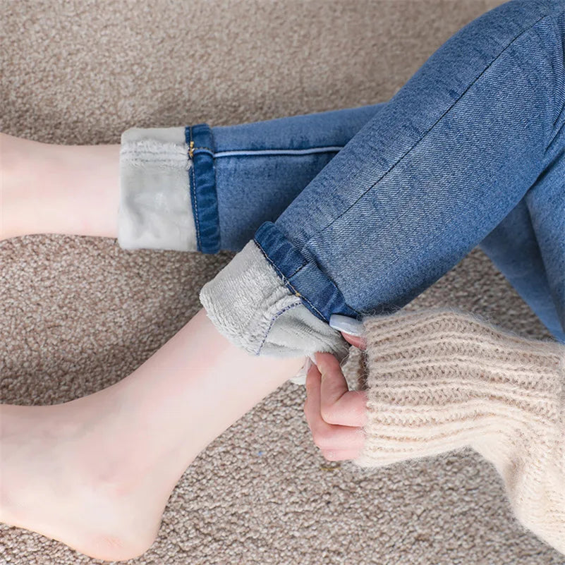 Women's Stretchy Skinny Winter Jeans with Fleece Lining | Great for Casual Days