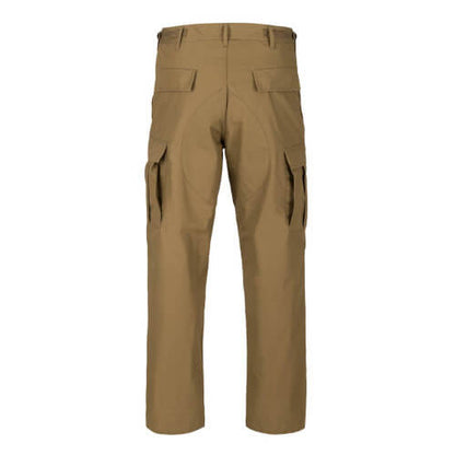 Helikon-Tex BDU bukser i kaki farve med justerbar talje og lommer.